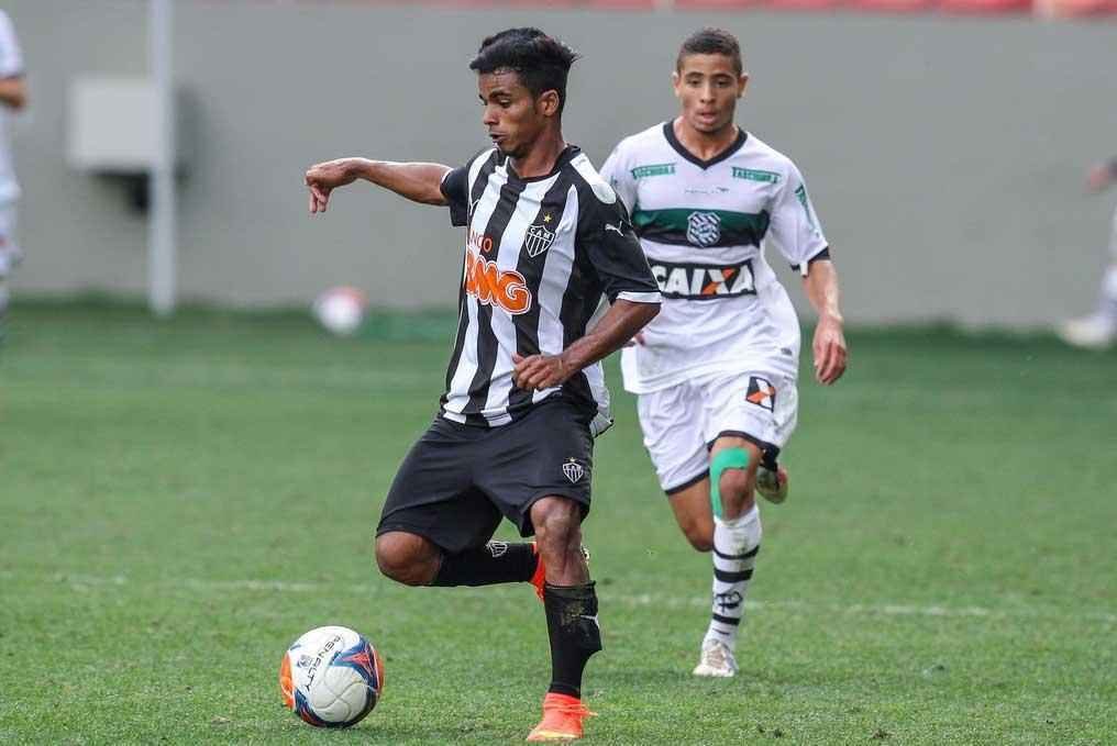 Danielzinho - Meia-atacante est emprestado ao Paran 