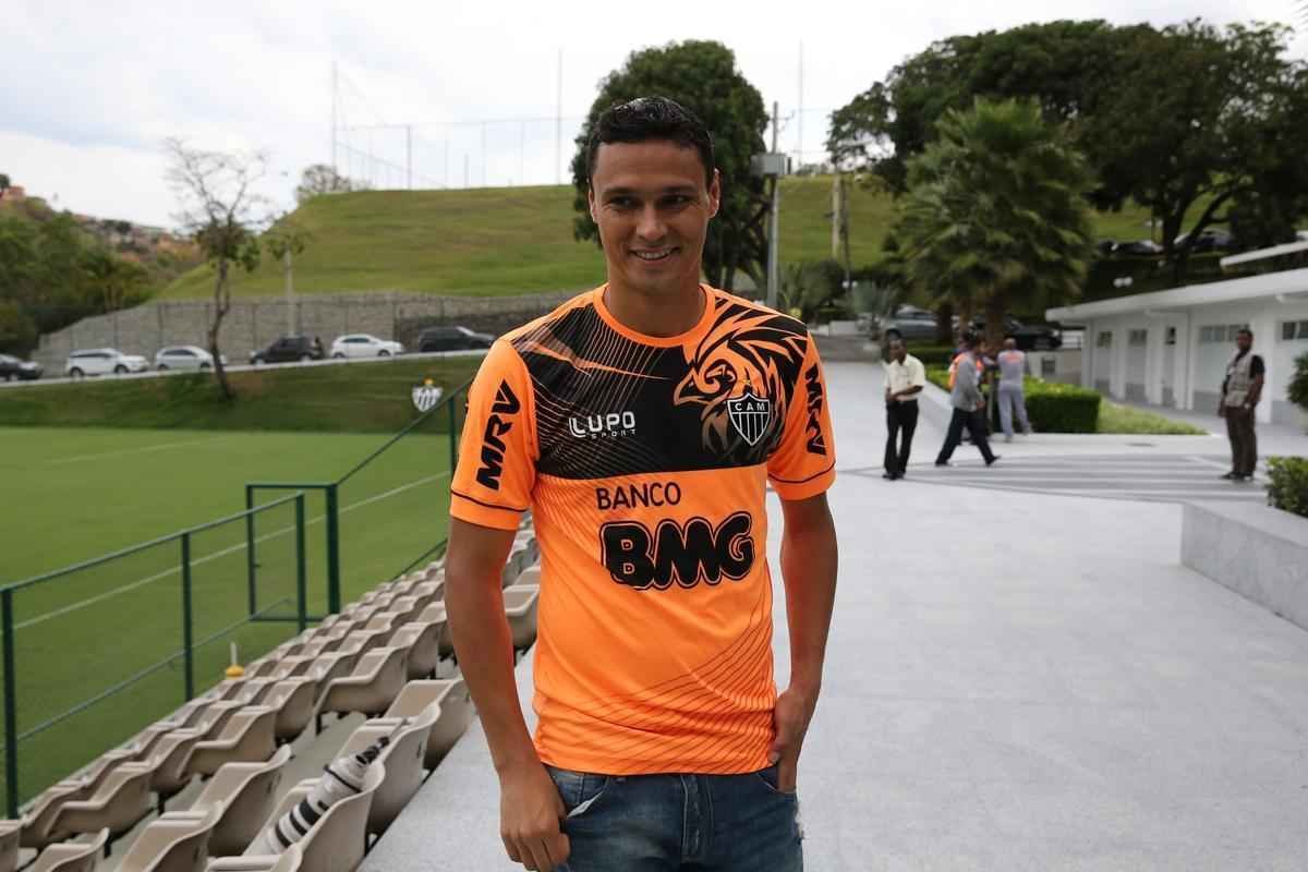 Emerson - zagueiro est emprestado ao Ava at o fim da temporada