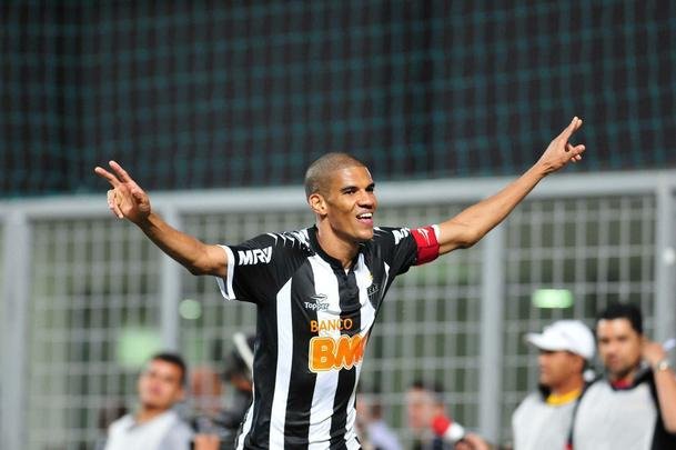 O experiente Leonardo Silva foi lembrado pela primeira vez para a Seleo Brasileira aos 33 anos, em 2012.