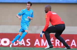 A boa temporada alvinegra em 2012 resultou na convocao do jovem Bernard, uma das revelaes do Galo.