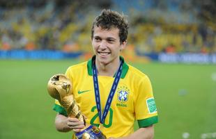 Bernard foi campeo da Copa das Confederaes, em 2013, ainda como jogador do Atltico. Depois, ele se transferiu para o Shakhtar Donetsk, da Ucrnia.