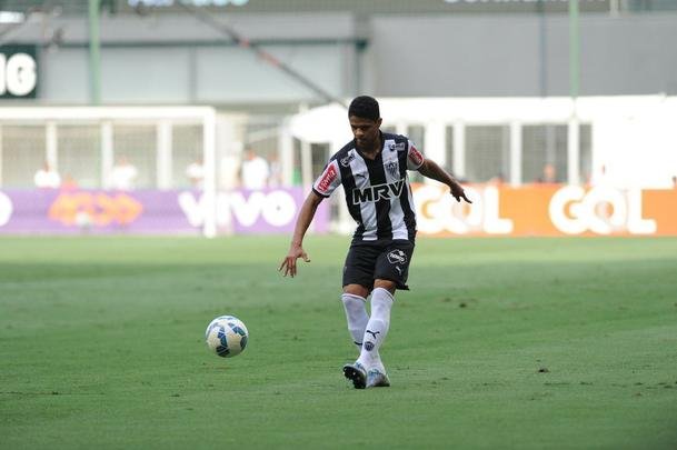 Douglas Santos é o representante do Atlético na Seleção em 2015. Essa é a segunda convocação do lateral, que entrou na lista atual por conta do corte de Marcelo, do Real Madrid.