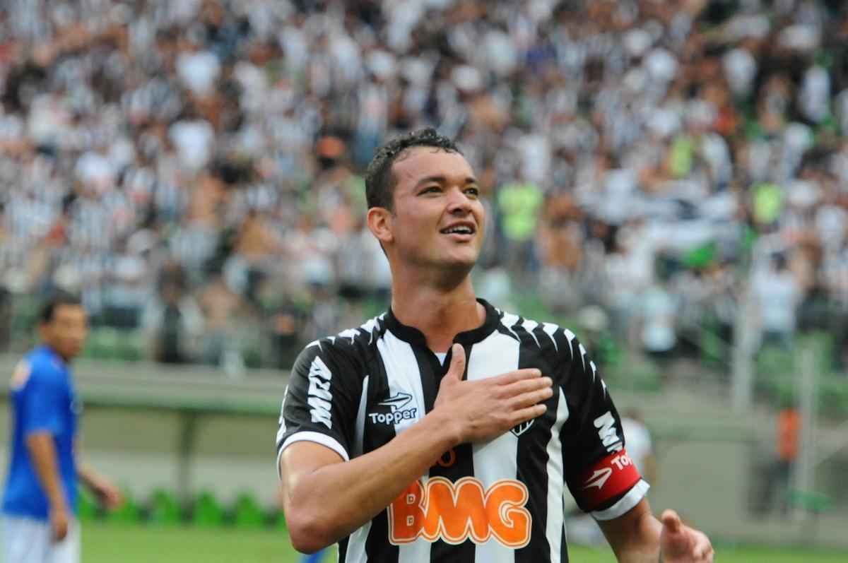 Na temporada 2012, o capito atleticano foi chamado novamente para jogar pelo Brasil.