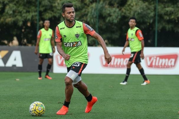 Na primeira convocação do técnico Tite para a Seleção Brasileira, o volante Rafael Carioca foi o escolhido do Galo para integrar a lista de jogadores para partidas das Eliminatórias da Copa do Mundo de 2018