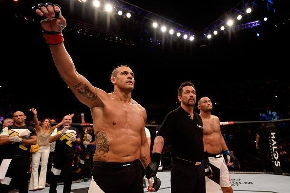 Veja a galeria de fotos do super nocaute de Vitor Belfort