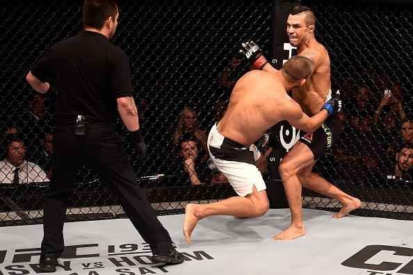 Veja a galeria de fotos do super nocaute de Vitor Belfort