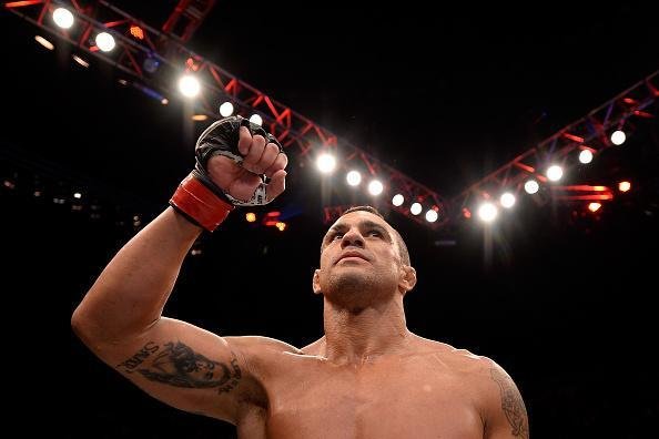 Veja a galeria de fotos do super nocaute de Vitor Belfort