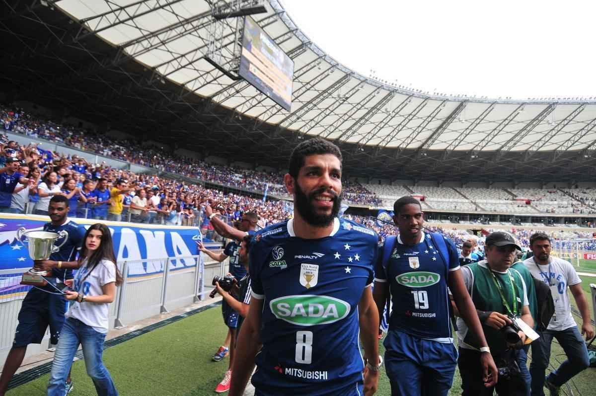 Veja imagens da comemorao do time de Vlei do Cruzeiro no Mineiro