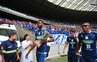 Veja imagens da comemorao do time de Vlei do Cruzeiro no Mineiro