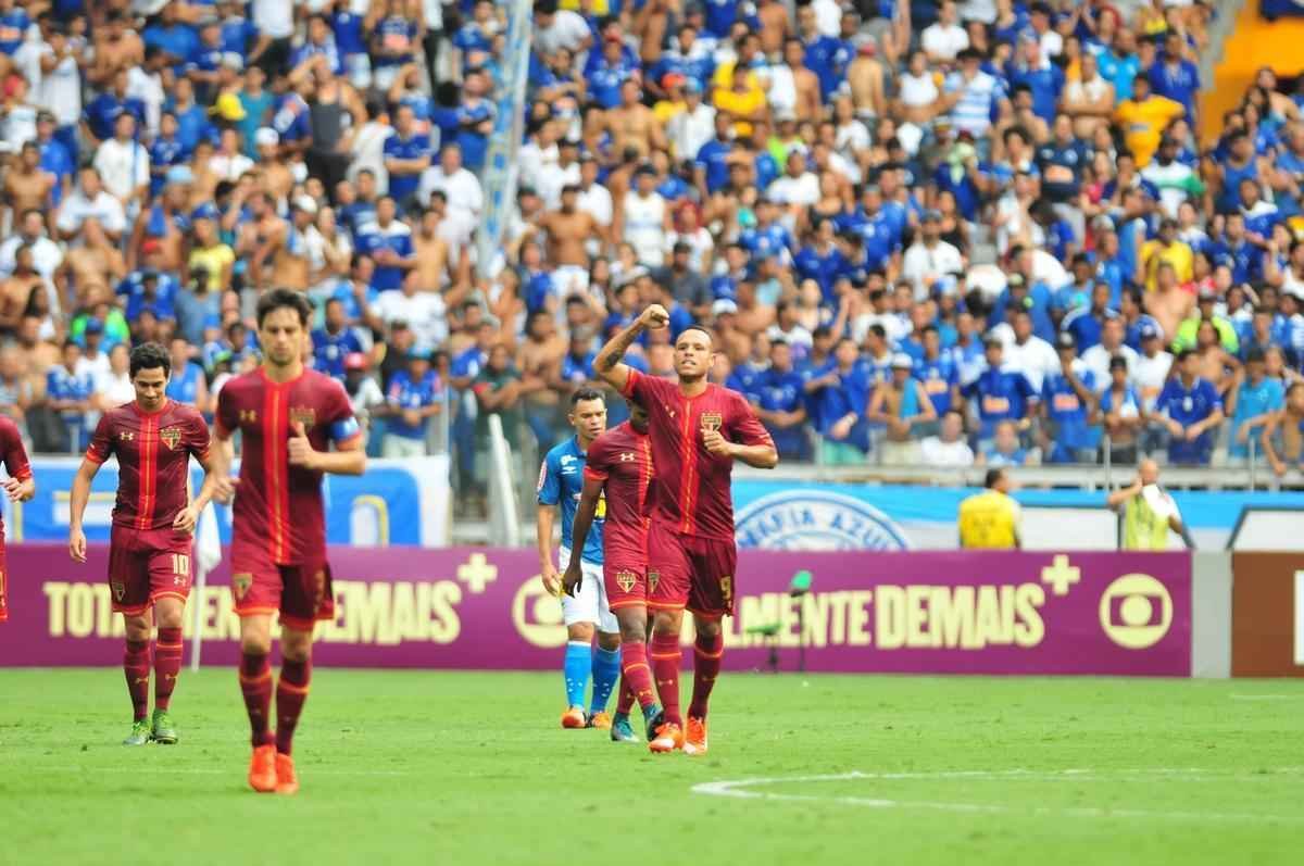 Confira as fotos do jogo entre Cruzeiro e So Paulo no Mineiro