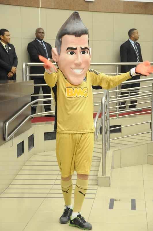 Victor recebe ttulo de cidado honorrio na Cmara Municipal de BH