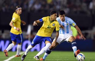 Imagens do primeiro tempo do jogo entre Argentina e Brasil, em Buenos Aires, pelas Eliminatrias
