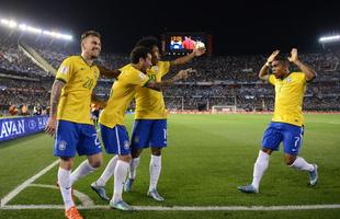 Imagens do segundo tempo do jogo entre Argentina e Brasil, em Buenos Aires, pelas Eliminatrias