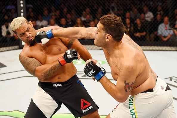 Em revanche depois de empate em duelo pico, h dois anos, Mark Hunt detona Antnio Pezo no UFC em Melbourne, vencendo por nocaute no primeiro round