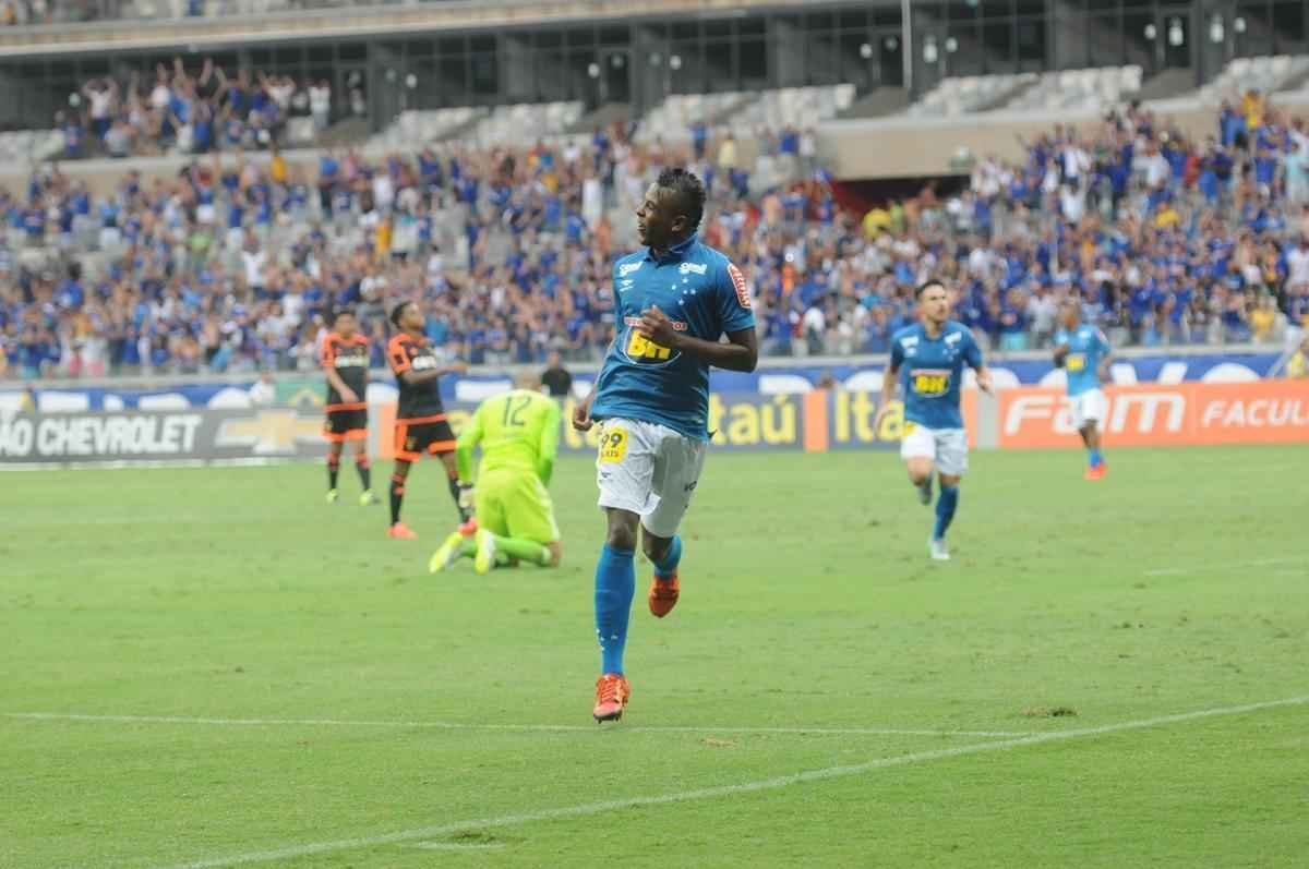 Depois de passar em branco na etapa inicial, Cruzeiro fez 3 a 0 no Sport no segundo tempo, gols de Willians, Durval (contra) e Marcos Vincius