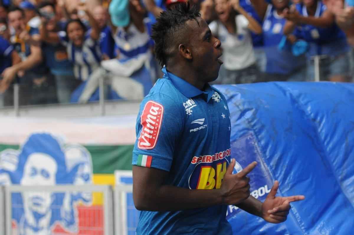 Depois de passar em branco na etapa inicial, Cruzeiro fez 3 a 0 no Sport no segundo tempo, gols de Willians, Durval (contra) e Marcos Vincius