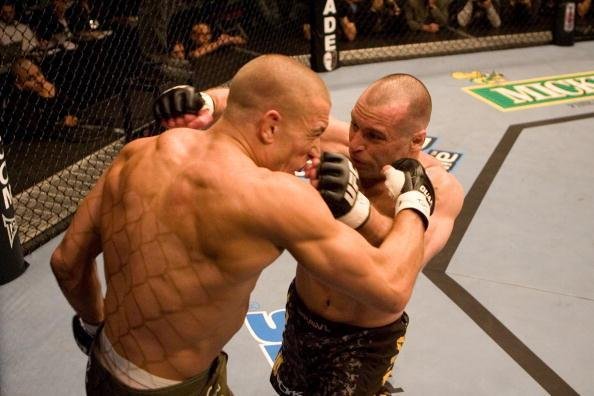Em 2007, Georges St. Pierre ainda era uma jovem estrela do UFC e defenderia o cinturo dos meio-mdios, que conquistara ao bater Matt Hughes, pela primeira vez, contra Matt Serra. O canadense acabou nocauteado no primeiro round e perdeu o ttulo, naquela que foi a sua ltima derrota at decidir dar uma pausa na carreira, em novembro de 2013