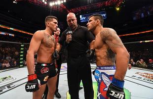 Um dos casos mais recentes foi protagonizado pelo brasileiro Rafael dos Anjos, em maro deste ano. O carioca desafiou o ento campeo do peso leve, Antony Pettis, e levou o cinturo de forma incontestvel, dominando os cinco rounds do duelo