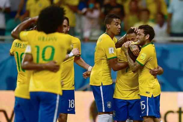 Imagens do jogo entre Brasil x Peru em Salvador