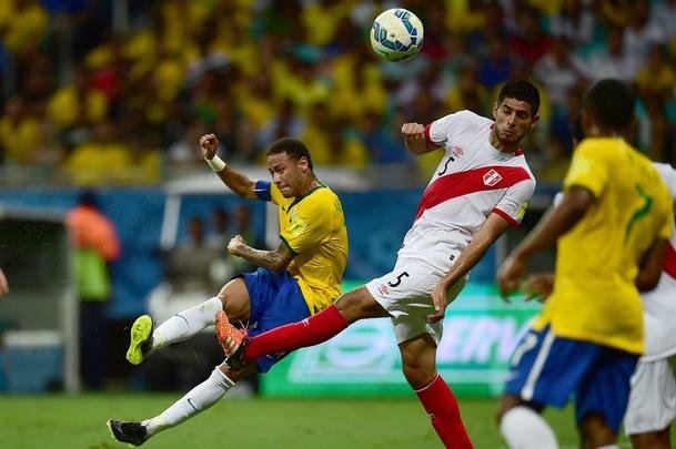 Imagens do jogo entre Brasil x Peru em Salvador