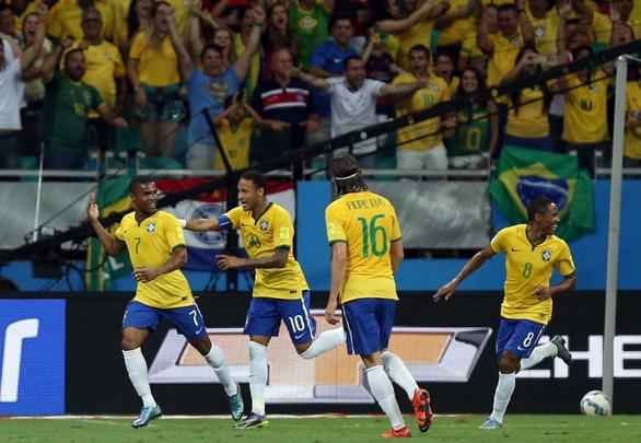 Imagens do jogo entre Brasil x Peru em Salvador