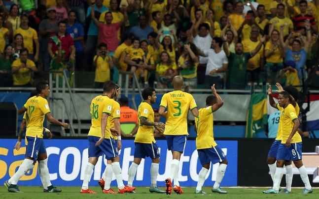 Imagens do jogo entre Brasil x Peru em Salvador
