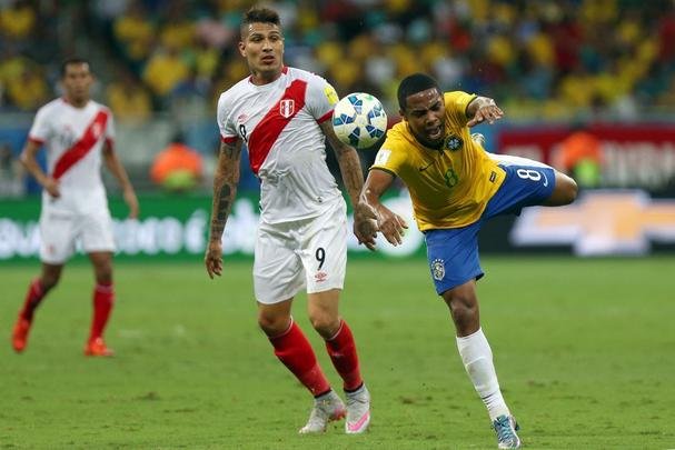 Imagens do jogo entre Brasil x Peru em Salvador