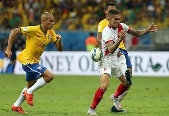 Imagens do jogo entre Brasil x Peru em Salvador