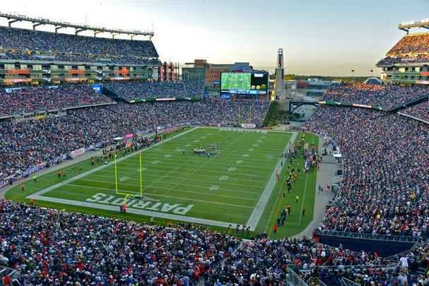 O Gillette Stadium fica em Foxborough, na região metropolitana de Boston, e tem capacidade para 66.829 pessoas