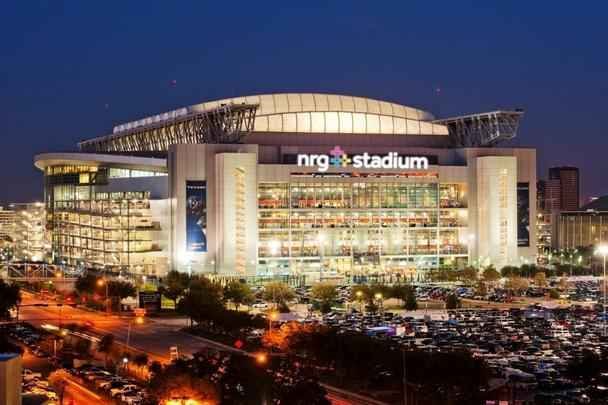 O NRG Stadium é localizado em Houston, no Texas, e tem capacidade para 71.500 pessoas
