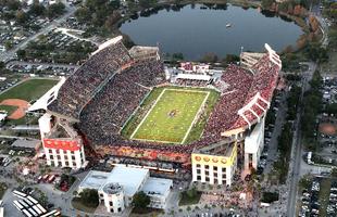 O Orlando Citrus Bowl fica em Orlando, na Flrida, e tem capacidade para receber 65.438 espectadores 