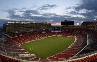 Localizado em Santa Clara, prximo  cidade de So Francisco, na Califrnia, o Levi's Stadium tem lugar para 68.5000 pessoas