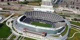 O Soldier Field fica em Chicago, e � a casa do time de futebol americano Chicago Bears. O est�dio tem a capacidade para 63.500 pessoas