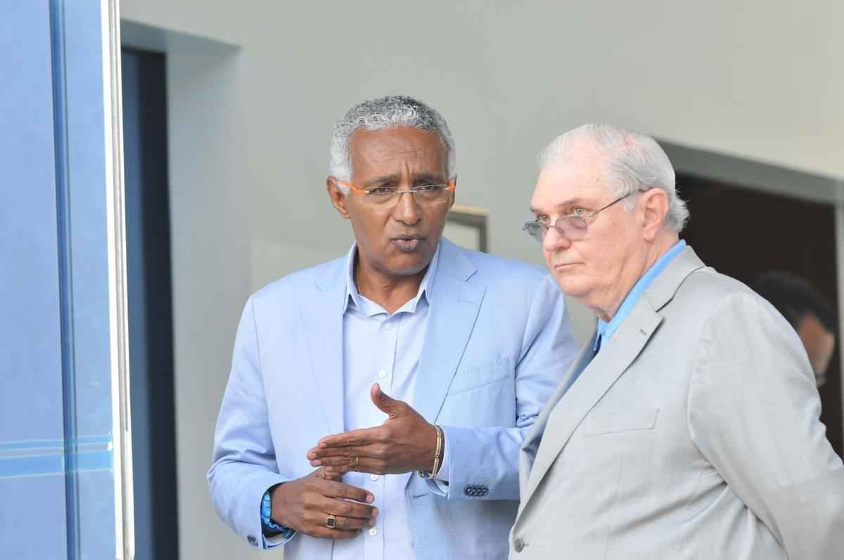 Momentos da passagem de Isaas Tinoco pelo Cruzeiro. Anunciado como diretor de futebol em 22 de julho deste ano, Tinoco s permaneceu no cargo at 31 de agosto