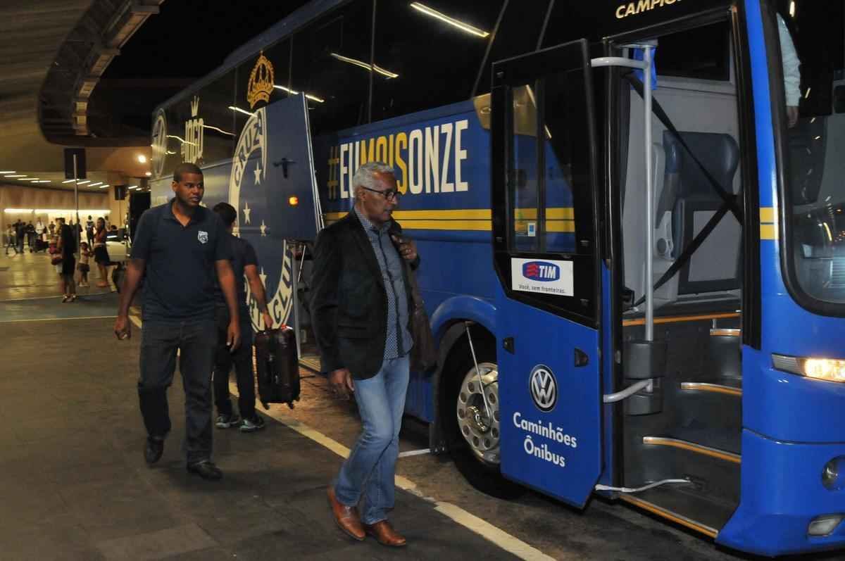 Momentos da passagem de Isaas Tinoco pelo Cruzeiro. Anunciado como diretor de futebol em 22 de julho deste ano, Tinoco s permaneceu no cargo at 31 de agosto