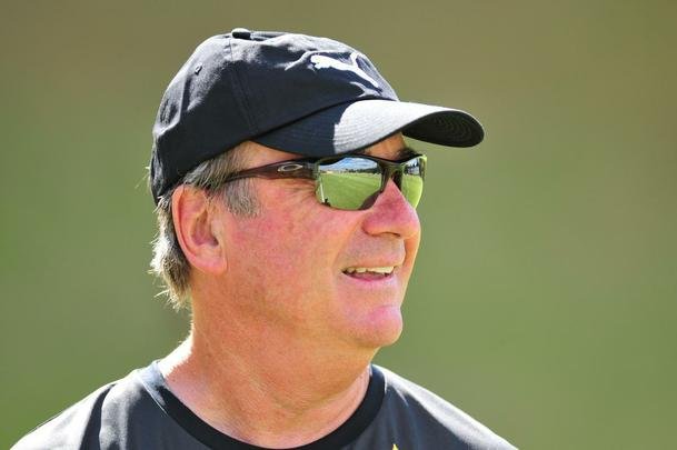 Antes da final do Campeonato Mineiro deste ano, contra a Caldense, Levir recordou derrota na deciso do Estadual quando comandava o Cruzeiro, em 2005: ' claro que a gente lembra. Cachorro mordido por cobra tem medo de linguia. De minha parte no vai haver descuido. Lembro que houve naquela poca (2005 contra o Ipatinga). Foi culpa minha pelo excesso de confiana. Acho que estou mais bem preparado do que na ltima vez'