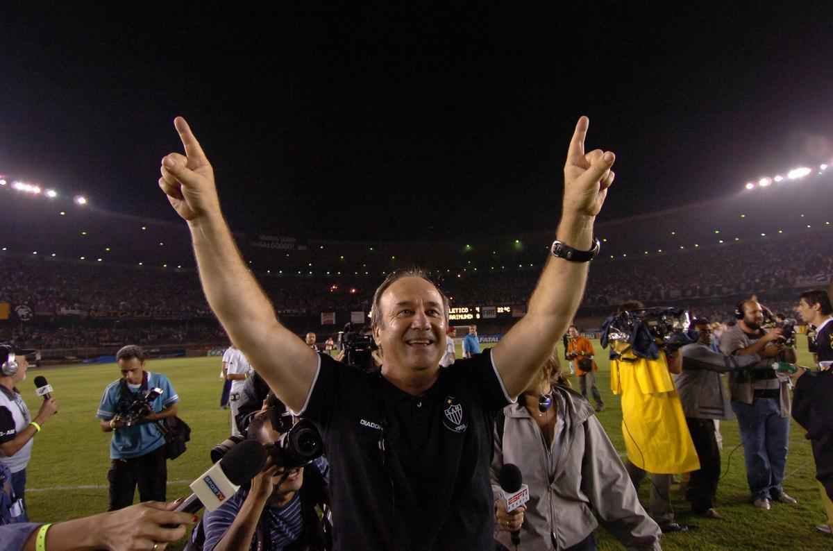 Veja fotos das trs passagens anteriores do tcnico Levir Culpi no comando do Atltico