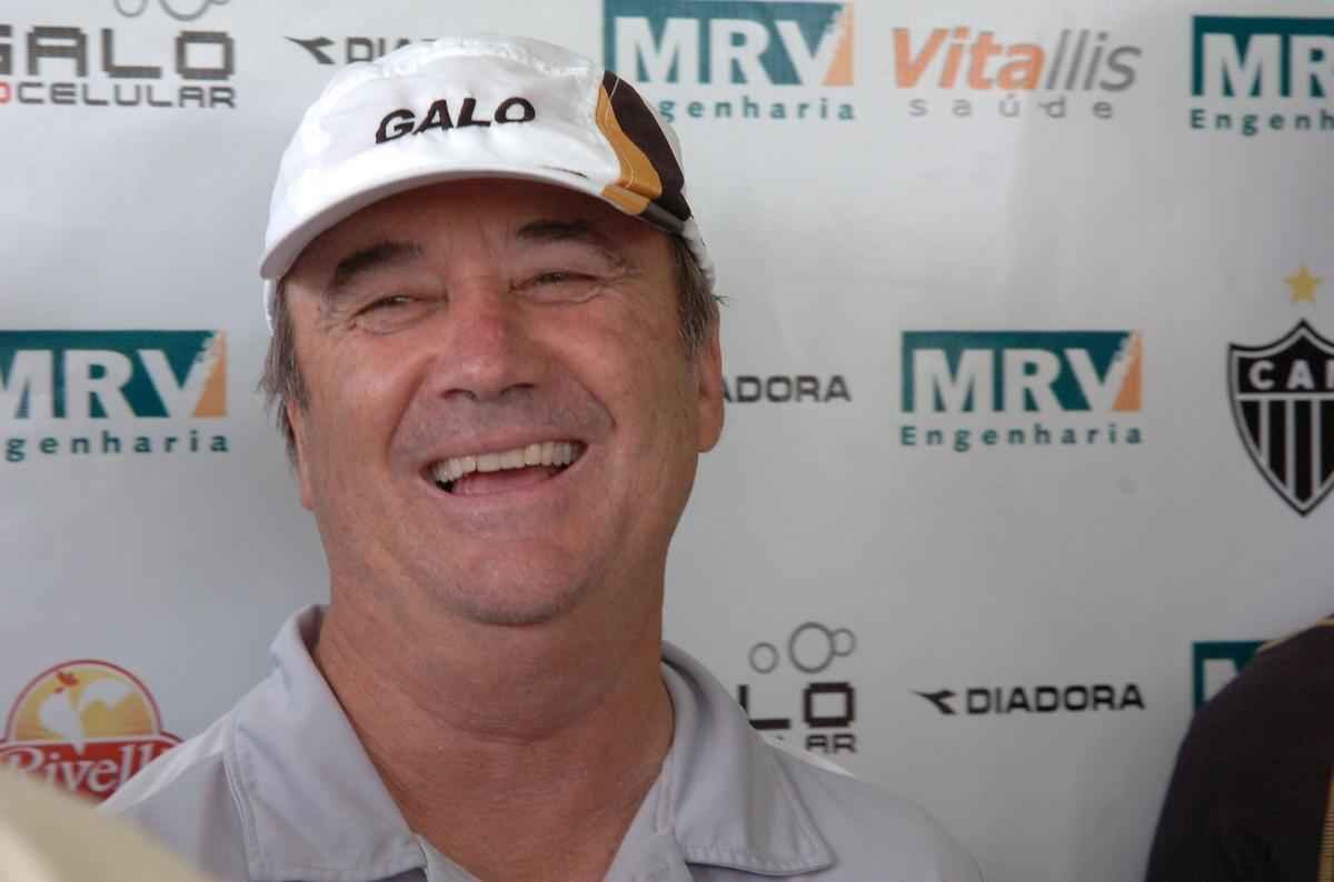 Veja fotos das trs passagens anteriores do tcnico Levir Culpi no comando do Atltico