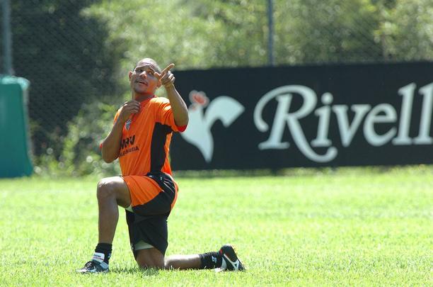Ex-atacante Uslei se aposentou em 2009, pelo Oita Trinita, do Japo. Em 2013 se arriscou como treinador e comandou a Jacuipense, da Bahia, e o Lagarto, do Sergipe