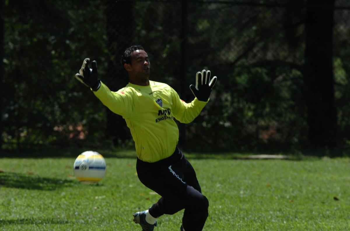 Goleiro Bruno est preso, condenado por homicdio, ocultao, sequestro e crcere privado