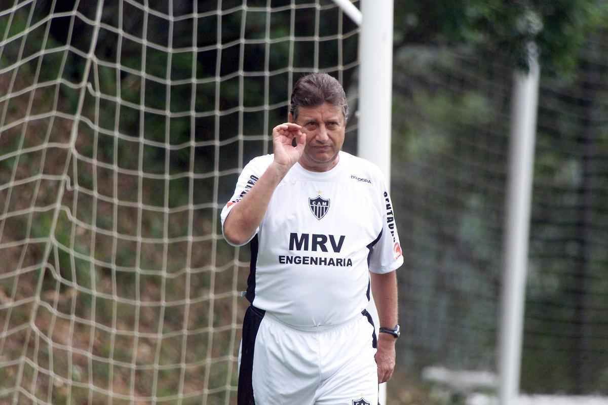 ltimo tcnico do time em 2005, Lori Sandri morreu em 2014, aos 65 anos, vtima de tumor cerebral