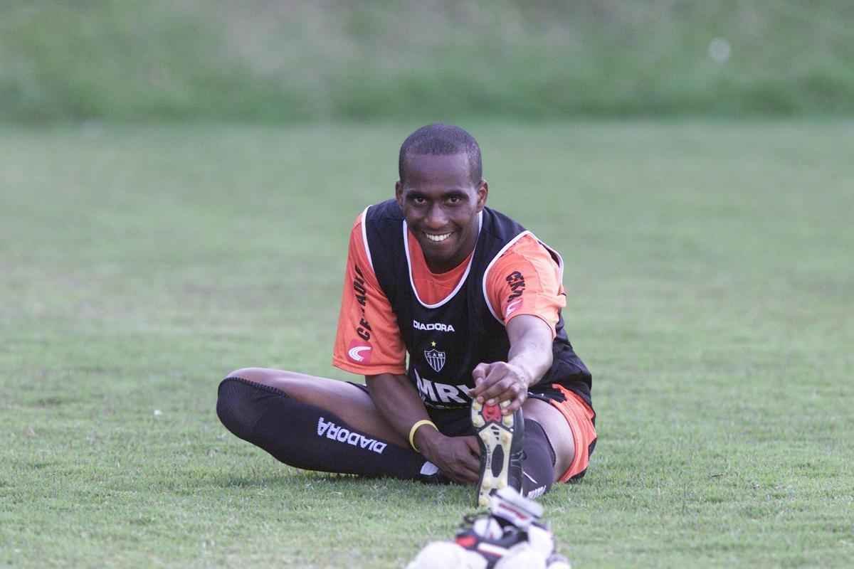 Evanlson conseguiu sucesso no futebol europeu, mas, encerrou a carreira em equipes de menor expresso e hoje tenta se recuperar financeiramente.