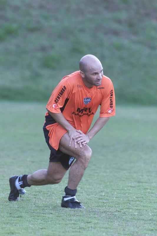 Fbio Baiano encerrou a carreira em 2008 e hoje vive da compra e venda de gado.