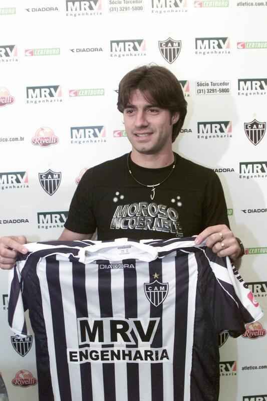 Zagueiro Cceres defende o Guaran, do Paraguai