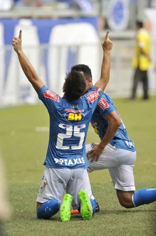 Sequncia do gol de Willian contra o Joinville no Mineiro