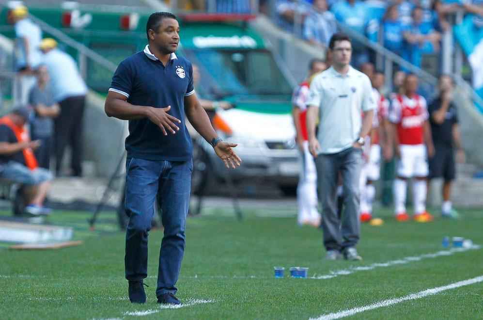 Imagens da derrota do Atltico para o Grmio por 2 a 1 no Rio Grande do Sul
