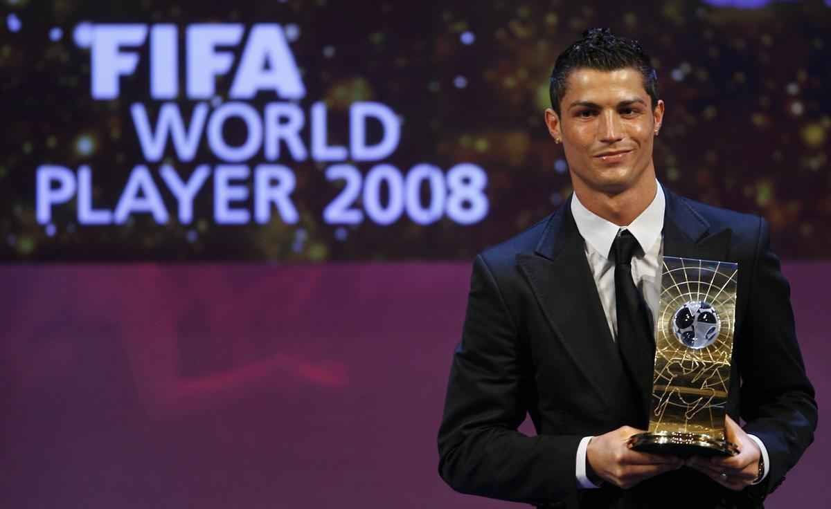 Todas as premiaes de melhor jogador do mundo da Fifa - Cristiano Ronaldo foi eleito o melhor jogador do mundo de 2008. O portugus superou Lionel Messi e Fernando Torres