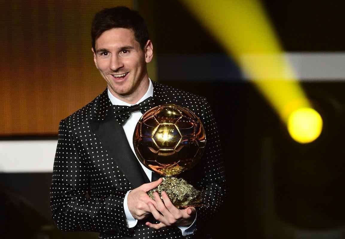 Todas as premiaes de melhor jogador do mundo da Fifa - Lionel Messi foi eleito o melhor jogador do mundo de 2012, a quarta vez consecutiva. O argentino superou Cristiano Ronaldo e Andrs Iniesta