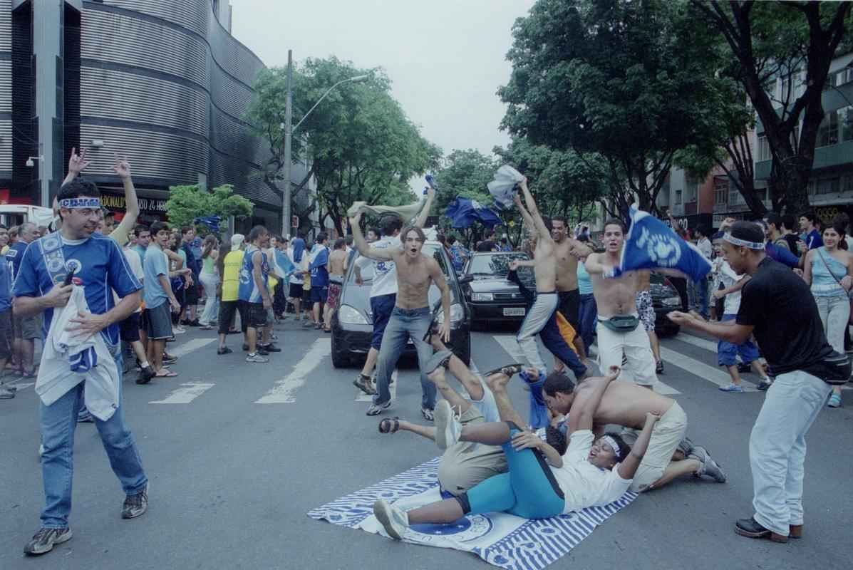 Equipe celeste levantou a taa depois de vitria sobre o Paysandu, no Mineiro
