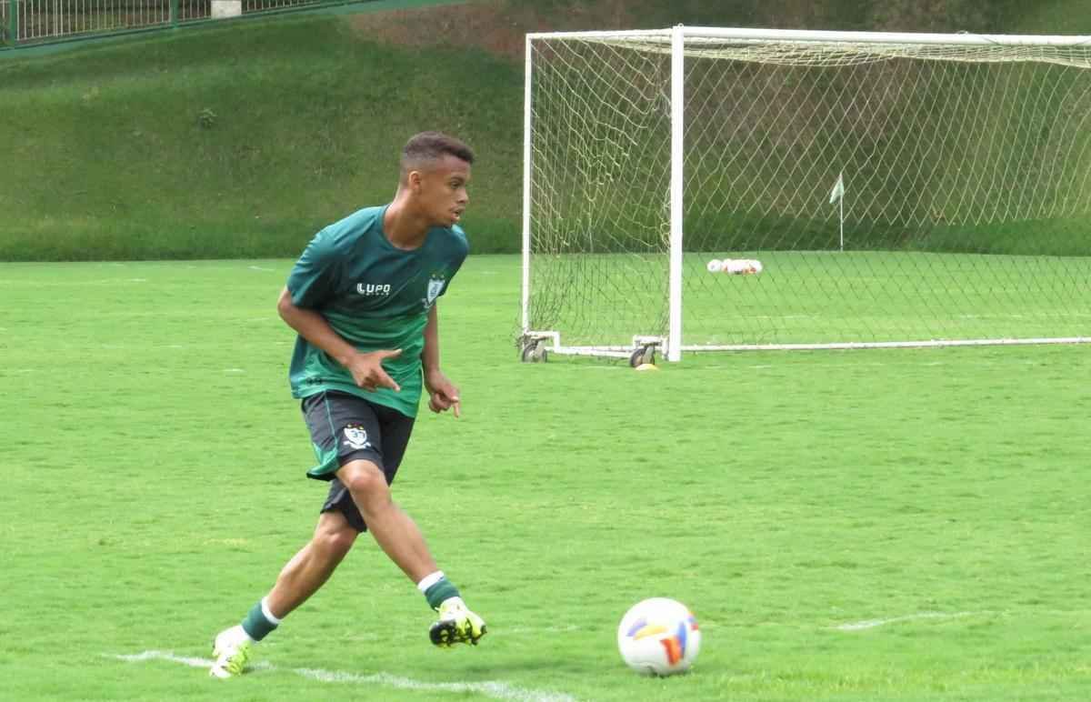 O atacante Pablo tem os direitos econmicos ligados ao Atltico, que, por meio do diretor de futebol Eduardo Maluf, manifestou a inteno de reintegr-lo ao grupo.